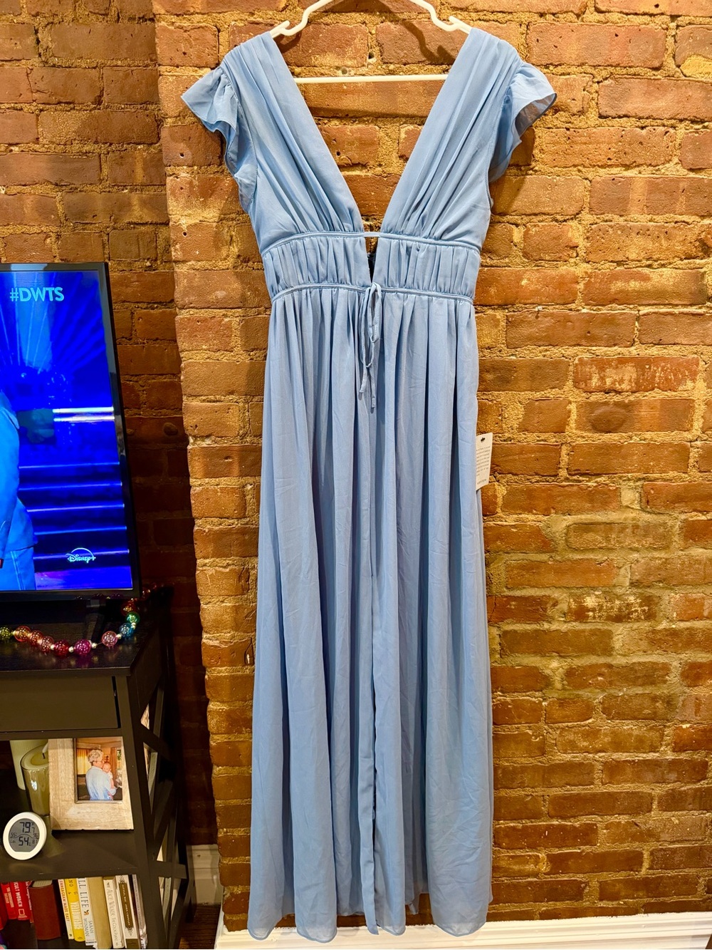 NWT Lulu’s Light Blue Flutter Sleeve Maxi Dress